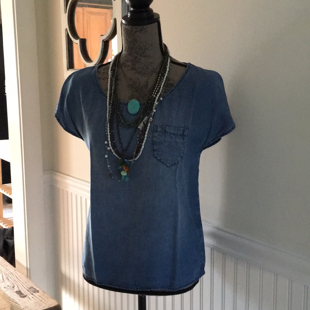 Cap sleeve chambray pocket tee